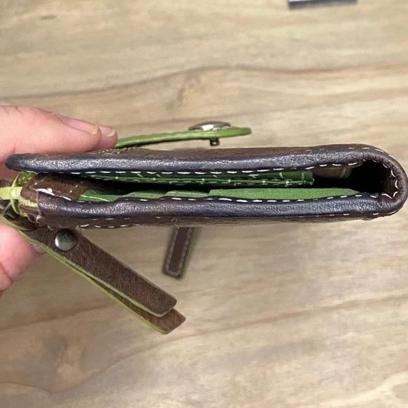 Fossil Women's Vintage Weekender Brown/Lime Leather Bi-Fold Long Wallet - Picture 4 of 12